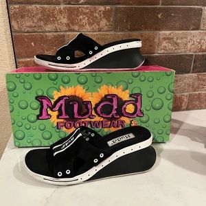 Mudd Footwear